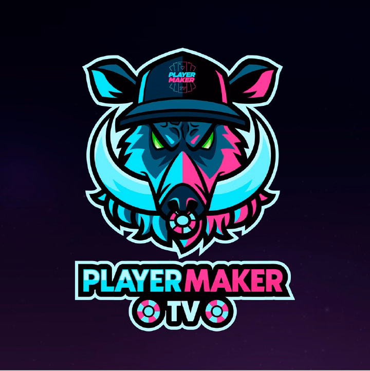 Logotipo del jabalí de PlayerMakerTV con gorra y fichas de póker